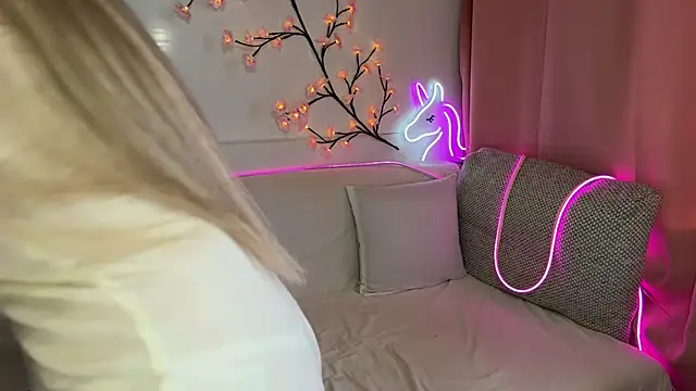 cutetella online show from 04/29/26, 04:05