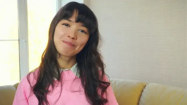 Snapshot of SandieMuss chatting on 10/17/25, 10:07 SandieMuss online show from 10/17/25, 10:07