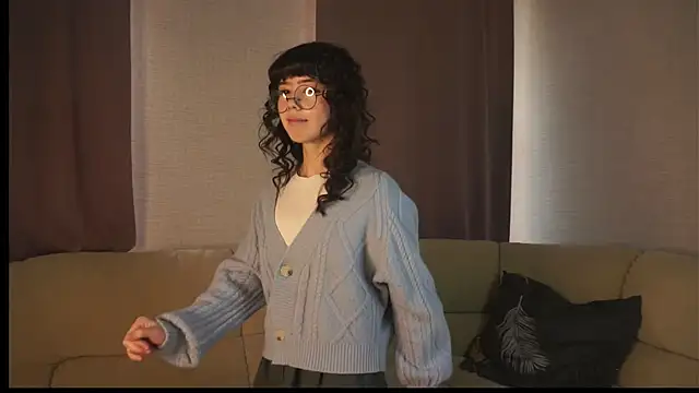 Snapshot of SandieMuss chatting on 10/20/25, 06:36 SandieMuss online show from 10/20/25, 06:36