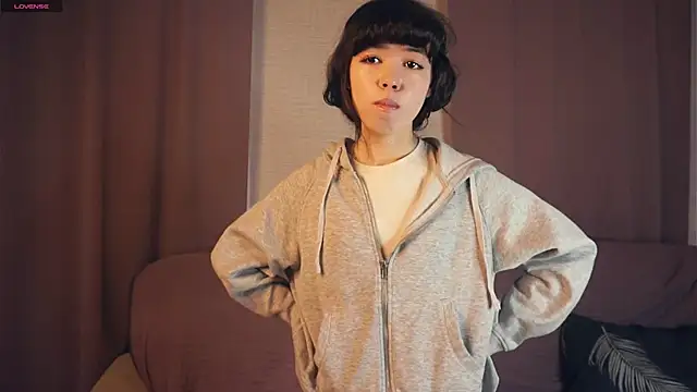 Snapshot of SandieMuss chatting on 10/21/25, 06:25 SandieMuss online show from 10/21/25, 06:25