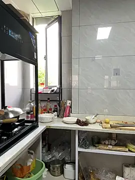 Nini-cn online show from 10/17/25, 02:04