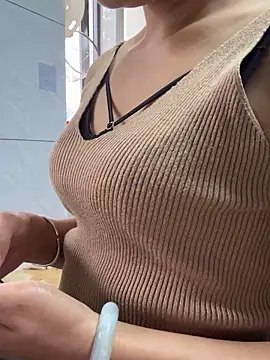 Nini-cn online show from 10/21/25, 03:07