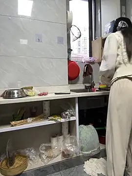 Nini-cn online show from 10/22/25, 10:31