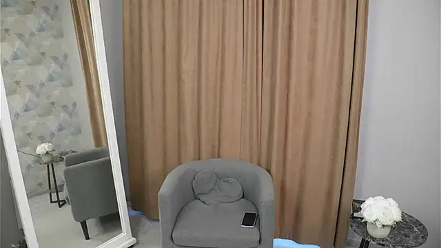 MargyUong online show from 10/14/25, 03:40