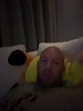 Snapshot of Missleil chatting on 10/14/25, 08:20 Missleil online show from 10/14/25, 08:20