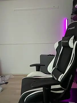 Snapshot of ericiii chatting on 02/27/26, 04:45 ericiii online show from 02/27/26, 04:45