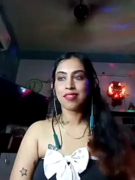 Snapshot of Darling_Annie chatting on 10/24/25, 06:15 Darling Annie online show from 10/24/25, 06:15