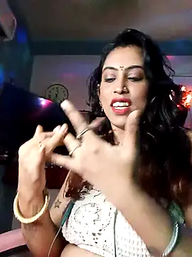 Snapshot of Darling_Annie chatting on 10/28/25, 06:32 Darling Annie online show from 10/28/25, 06:32