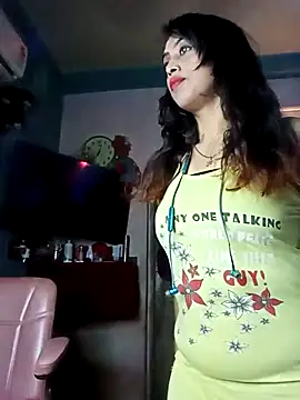 Snapshot of Darling_Annie chatting on 11/18/25, 06:45 Darling Annie online show from 11/18/25, 06:45