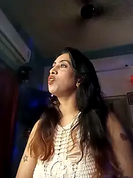 Snapshot of Darling_Annie chatting on 11/25/25, 06:30 Darling Annie online show from 11/25/25, 06:30