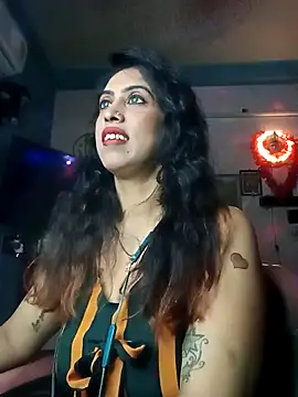 Snapshot of Darling_Annie chatting on 11/26/25, 06:20 Darling Annie online show from 11/26/25, 06:20