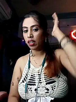 Snapshot of Darling_Annie chatting on 12/03/25, 06:39 Darling Annie online show from 12/03/25, 06:39