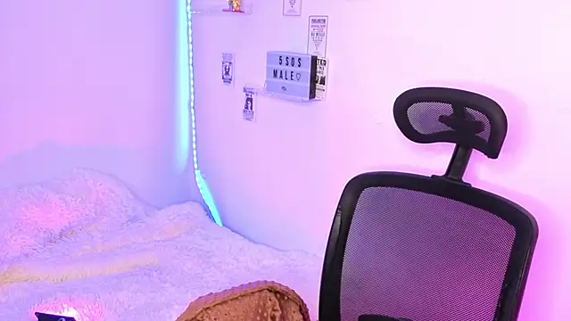 Emily Lindey online show from 02/19/26, 08:21