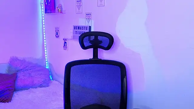 Emily Lindey online show from 03/08/26, 05:33