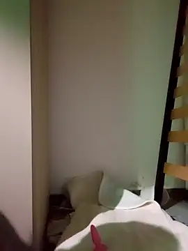 Snapshot of Cucco25 chatting on 11/25/25, 04:40 Cucco25 online show from 11/25/25, 04:40