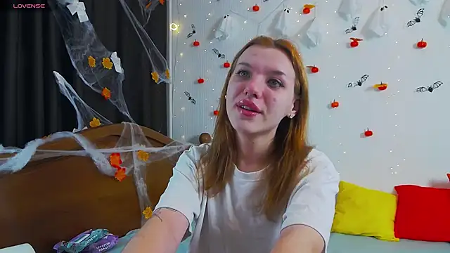 Snapshot of MeganNewCat chatting on 11/05/25, 09:09 MeganNewCat online show from 11/05/25, 09:09