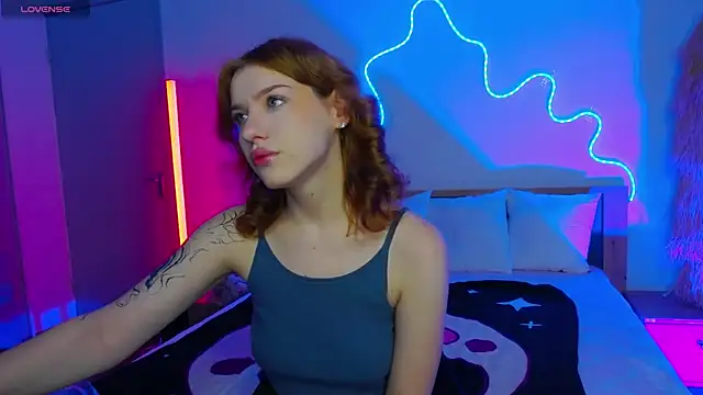 Snapshot of MeganNewCat chatting on 11/20/25, 01:33 MeganNewCat online show from 11/20/25, 01:33