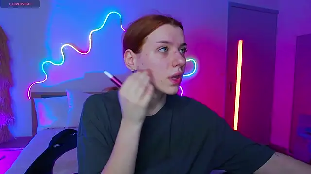 Snapshot of MeganNewCat chatting on 11/28/25, 07:44 MeganNewCat online show from 11/28/25, 07:44