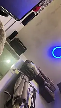 Snapshot of queenkelly1234 chatting on 11/07/25, 01:44 queenkelly1234 online show from 11/07/25, 01:44