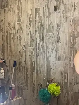 Snapshot of queenkelly1234 chatting on 11/13/25, 10:47 queenkelly1234 online show from 11/13/25, 10:47