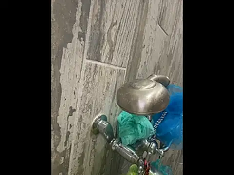 Snapshot of queenkelly1234 chatting on 11/22/25, 11:20 queenkelly1234 online show from 11/22/25, 11:20