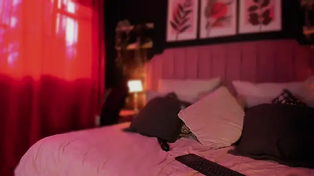 Samanthadela online show from 10/15/25, 12:27