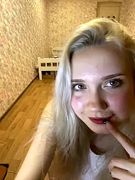 Snapshot of Regina_Patty chatting on 10/20/25, 01:44 Regina Patty online show from 10/20/25, 01:44