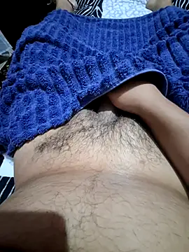 Snapshot of Raczos chatting on 10/22/25, 04:29 Raczos online show from 10/22/25, 04:29