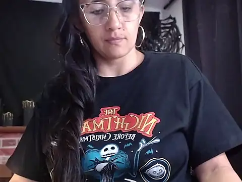 Lucyy Naugthy online show from 10/28/25, 12:52