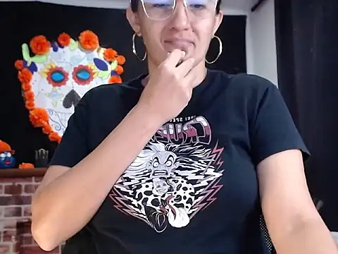 Lucyy Naugthy online show from 11/21/25, 11:53