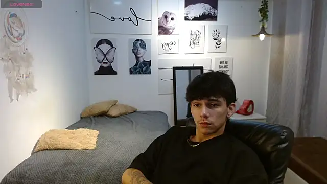 AmethystShadow17 online show from 12/22/25, 12:57