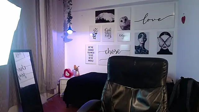 Snapshot of AmethystShadow17 chatting on 03/18/26, 08:12 AmethystShadow17 online show from 03/18/26, 08:12