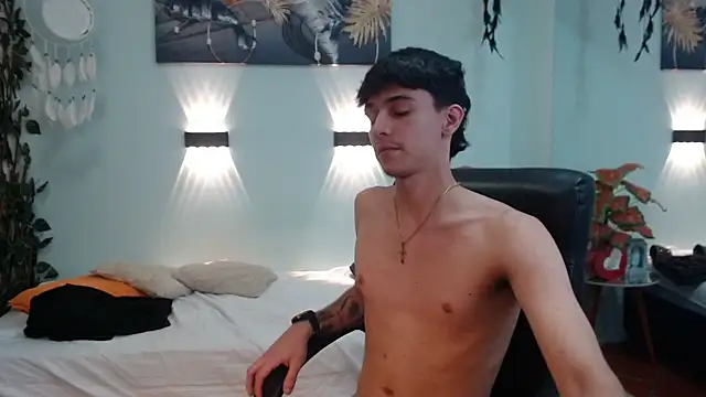 Snapshot of AmethystShadow17 chatting on 04/04/26, 03:53 AmethystShadow17 online show from 04/04/26, 03:53