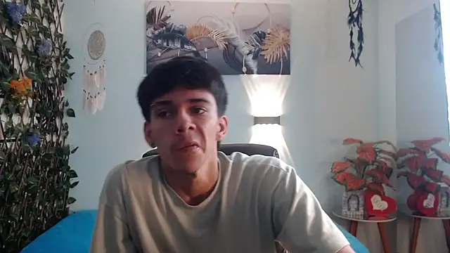 Snapshot of AmethystShadow17 chatting on 04/05/26, 05:10 AmethystShadow17 online show from 04/05/26, 05:10