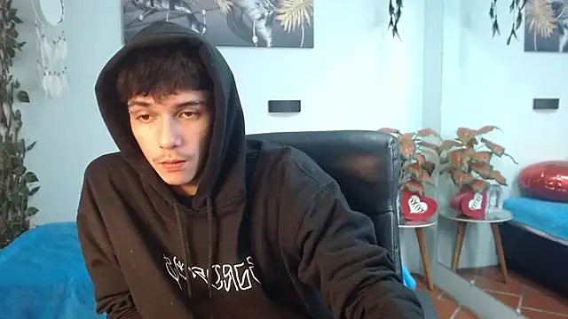 Snapshot of AmethystShadow17 chatting on 04/07/26, 08:53 AmethystShadow17 online show from 04/07/26, 08:53