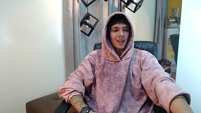 Snapshot of AmethystShadow17 chatting on 04/25/26, 01:08 AmethystShadow17 online show from 04/25/26, 01:08