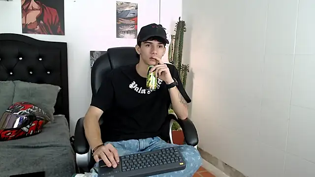 AmethystShadow17 online show from 05/27/26, 04:09