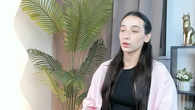 HayleySalahubdin online show from 10/15/25, 04:07