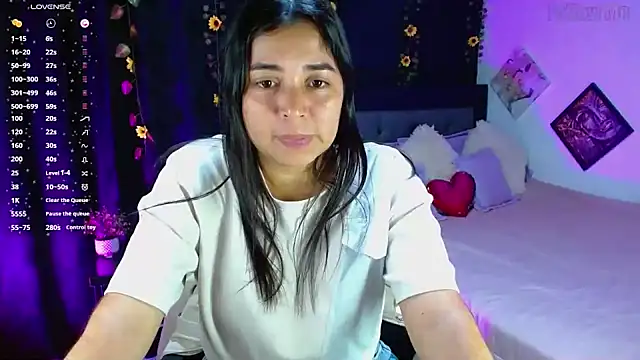 Snapshot of HaannaAGT chatting on 10/14/25, 12:22 HaannaAGT online show from 10/14/25, 12:22