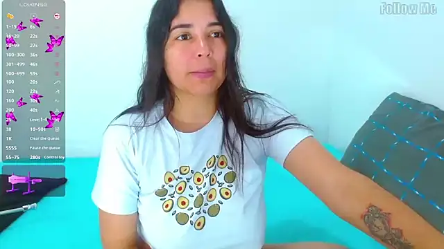 Snapshot of HaannaAGT chatting on 11/17/25, 09:42 HaannaAGT online show from 11/17/25, 09:42