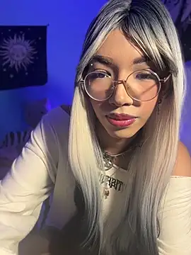 Snapshot of Cute_Aleja chatting on 04/17/26, 09:18 Cute Aleja online show from 04/17/26, 09:18