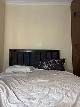 Snapshot of NyahHeat chatting on 03/17/26, 01:36 NyahHeat online show from 03/17/26, 01:36