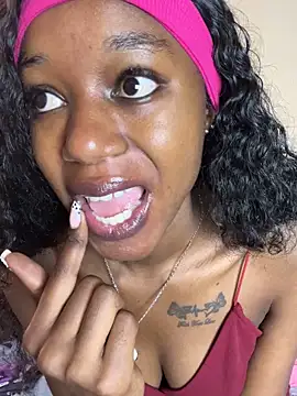 Snapshot of NyahHeat chatting on 04/05/26, 08:22 NyahHeat online show from 04/05/26, 08:22