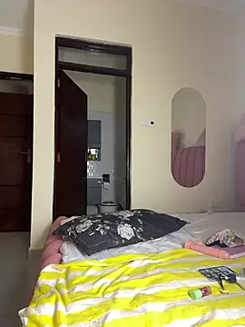 Snapshot of NyahHeat chatting on 04/14/26, 02:45 NyahHeat online show from 04/14/26, 02:45