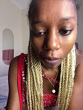 Snapshot of NyahHeat chatting on 04/30/26, 10:21 NyahHeat online show from 04/30/26, 10:21