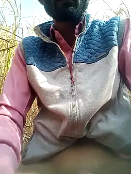 Snapshot of indianpink_hub chatting on 11/25/25, 04:34 indianpink hub online show from 11/25/25, 04:34