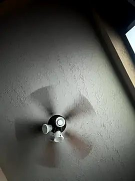 AlexRZ93 online show from 10/30/25, 06:37