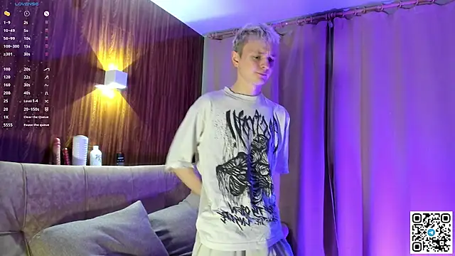 Snapshot of Logan_mett chatting on 03/12/26, 04:02 Logan mett online show from 03/12/26, 04:02