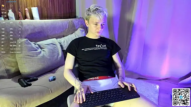 Snapshot of Logan_mett chatting on 03/28/26, 05:12 Logan mett online show from 03/28/26, 05:12