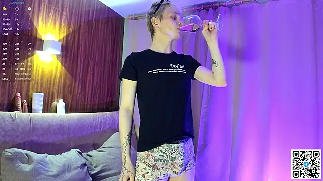 Snapshot of Logan_mett chatting on 04/13/26, 04:56 Logan mett online show from 04/13/26, 04:56